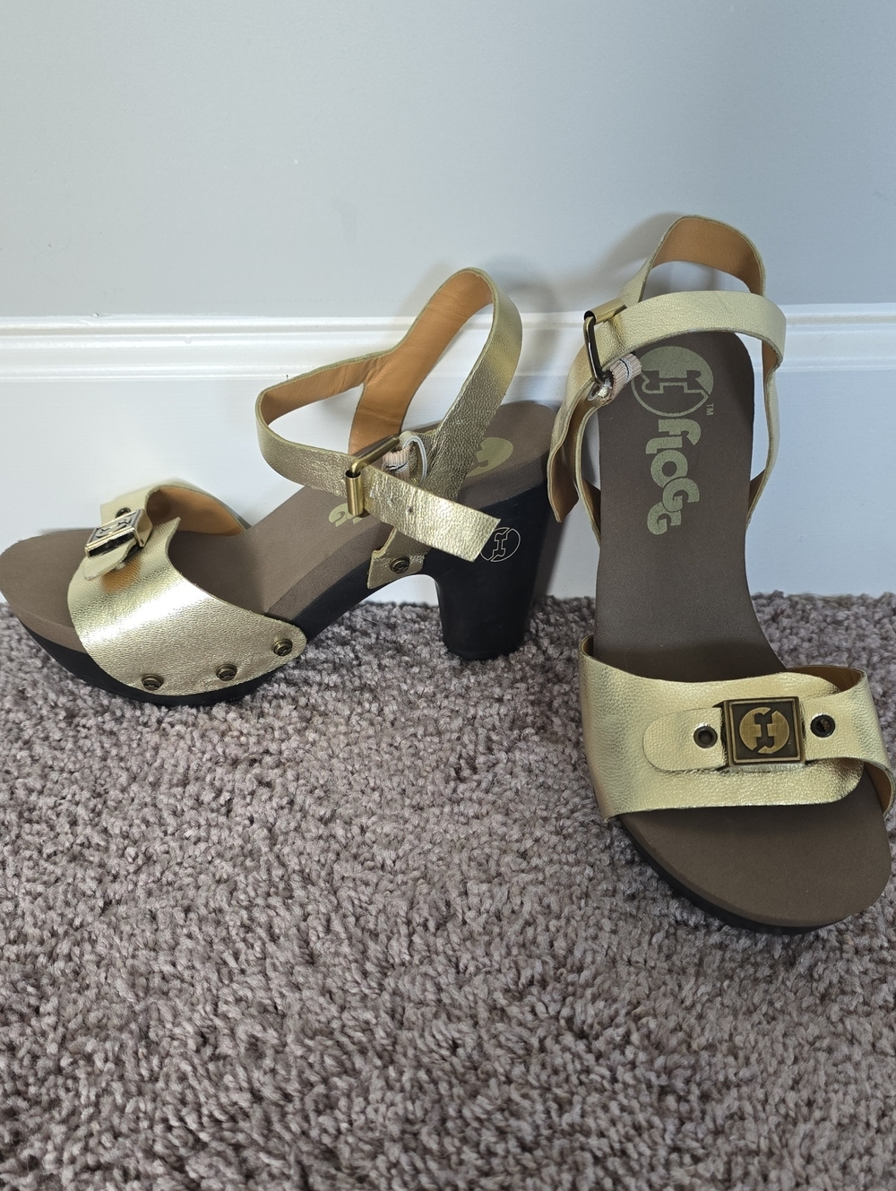 Flogg gold metallic chunky heel shoes-6.5